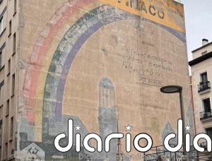 El Mural de la Paz de Tierno Galván, un arcoíris sobre Madrid que aguarda una intervención para recuperar su esplendor