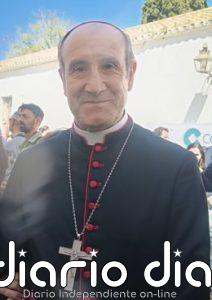 El obispo de Córdoba llama a "parar las armas" y buscar el "compromiso con la paz"