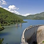 El pantano de Susqueda (Girona) desembalsa agua tras alcanzar el 103% de su capacidad