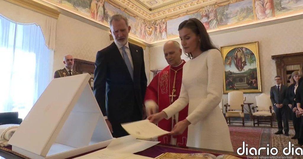 El Papa recibe en el Vaticano a los Reyes Felipe VI y Letizia