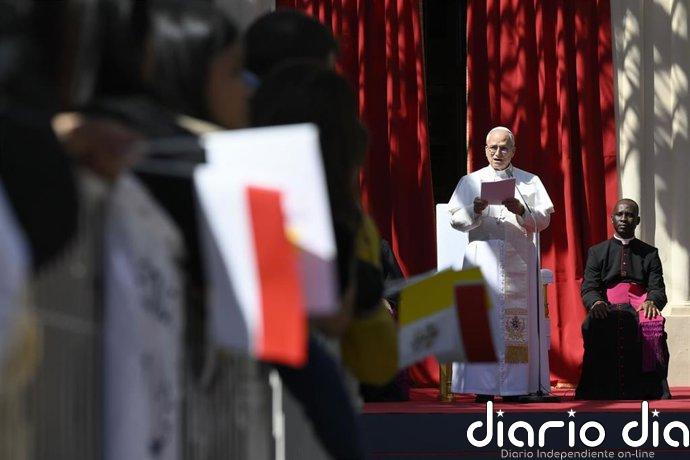 El Papa recomienda "momentos de silencio" a los jóvenes para "acallar el frenesí" de los mensajes, los reels y los chats