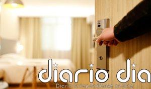 El Parlamento de Canarias ultima la ley de camas elevables en complejos turísticos con la abstención de AHI y Vox