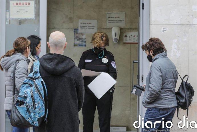 El paro baja en 1.102 personas en febrero en la Comunitat