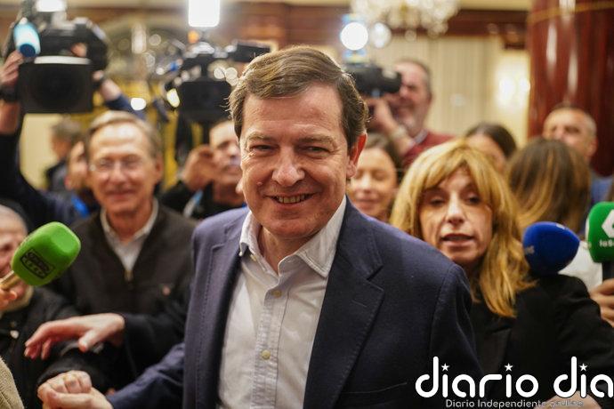 El PP gana las elecciones de Castilla y León con dos escaños más, el PSOE suma otros dos y Vox, uno