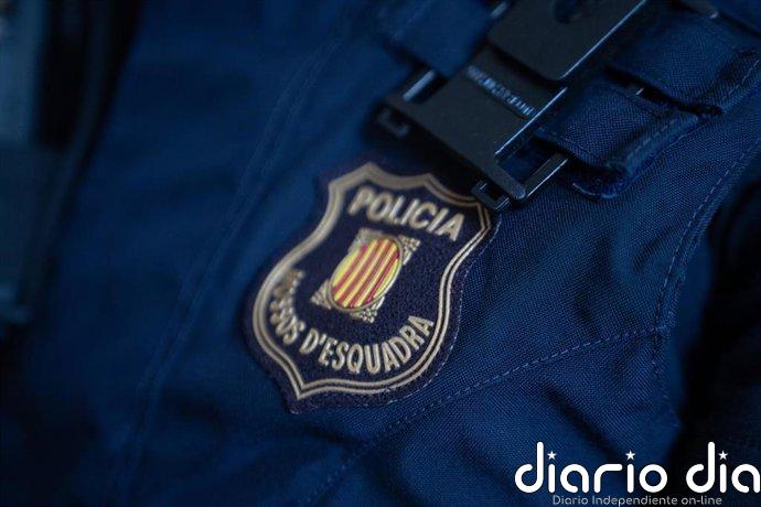 El PP pide adaptar los chalecos de las agentes de Mossos para evitar problemas de salud