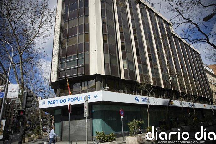 El PP propone diez medidas urgentes para paliar el "deterioro" que el Gobierno produce en la clase media