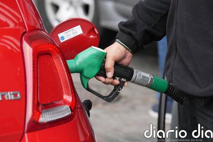 El precio del gasóleo se dispara 33 céntimos y la gasolina 17 céntimos en una semana, según Facua