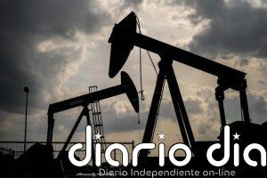 El precio del petróleo se modera, con el Brent sobre los 101 dólares