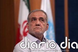 El presidente iraní, el jefe del poder judicial y un jurista asumen el liderazgo temporal del país tras morir Jamenei