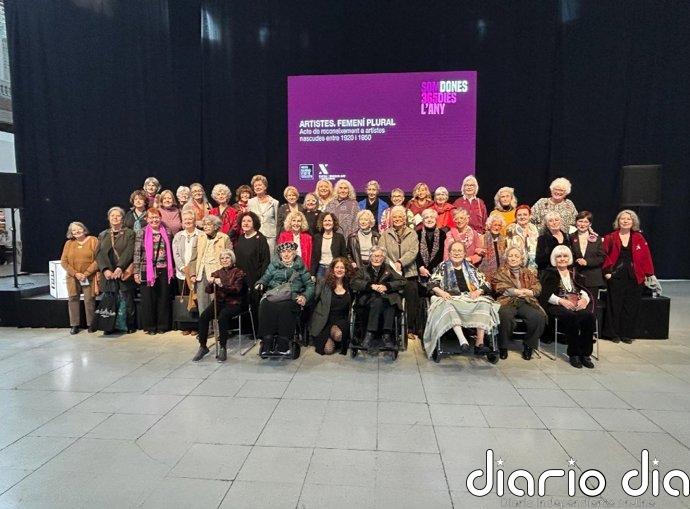 El proyecto 'Artistes. Femení plural' homenajea a una cincuentena de artistas catalanas