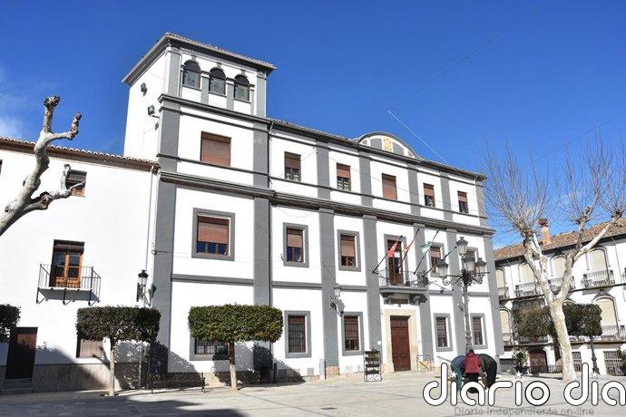 El PSOE de Baza (Jaén) exige disculpas al PP por insultos a su portavoz y afea "manipulación del videoacta" del pleno