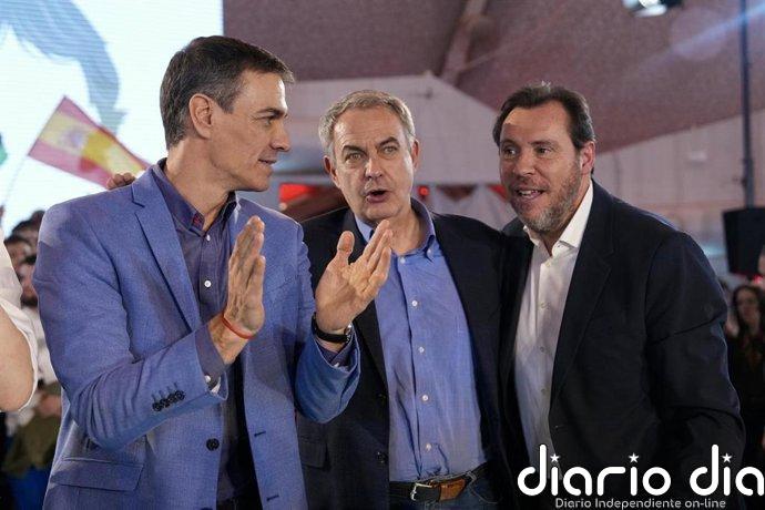 El PSOE, en vilo por varios escaños para "salvar la honra" ante la previsible mayoría de PP y Vox