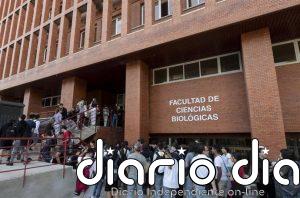 El PSOE propone un fondo autonómico de becas para facilitar el acceso a títulos propios de universidades