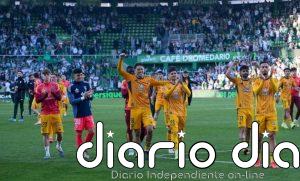 El Racing cae con estrépito y Dépor y Málaga cumplen por el ascenso directo