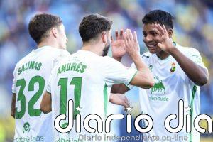 El Racing de Santander aumenta su liderato en LaLiga Hypermotion por la derrota del Almería