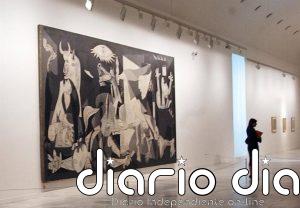 El Reina Sofía desaconseja "rotundamente" el traslado del 'Guernica' ante el riesgo de "nuevas grietas y desgarros"