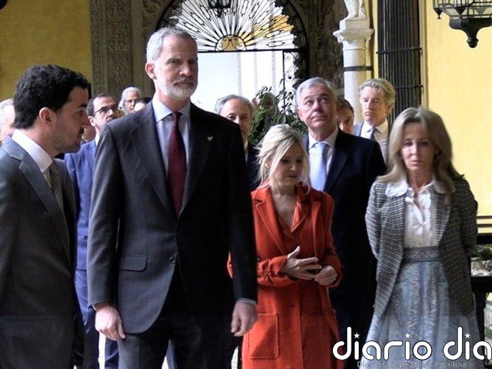 El rey Felipe, por primera vez en el Palacio de Dueñas, inaugura la exposición 'Cayetana. Grande de España'