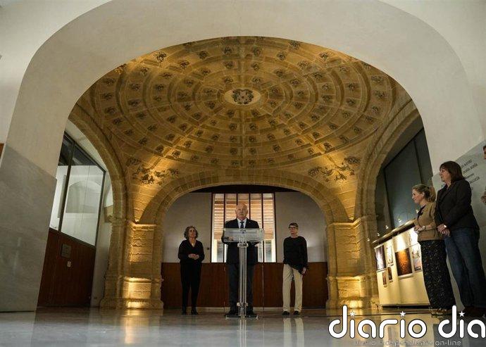 El Salón de Pasos Perdidos acoge una exposición fotográfica para visibilizar la lactancia materna hasta el 11 de marzo