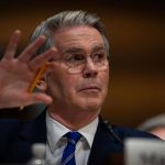 El secretario del Tesoro de EEUU ve "justificada" la "frustración" de Trump con España