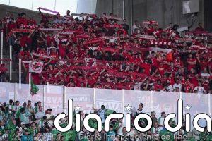 El Sevilla pagará a sus aficionados la entrada del derbi en La Cartuja por "las dificultades padecidas"