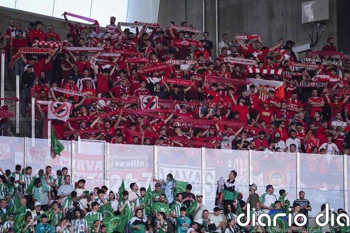 El Sevilla pagará a sus aficionados la entrada del derbi en La Cartuja por "las dificultades padecidas"