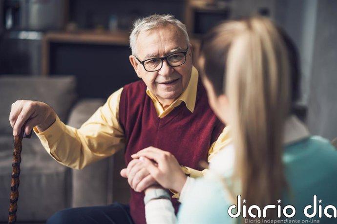 El 'Teléfono de la Esperanza' impulsa una campaña para poner el foco en el impacto emocional del cuidado prolongado