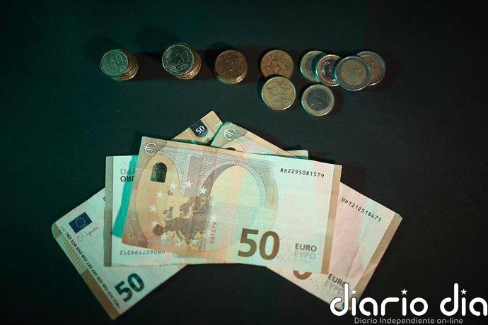 El Tesoro coloca 5.550 millones en bonos y eleva el interés ofrecido anticipando una posible subida de tipos