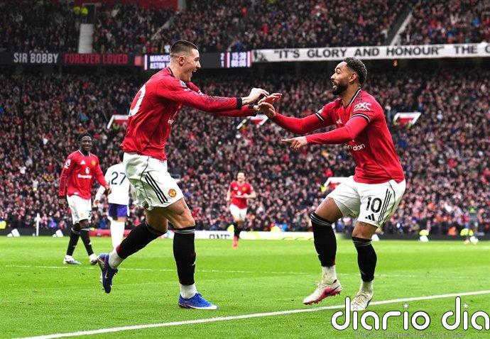 El United toma el podio de la Premier a costa del Villa