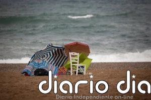 El viento y olas ponen en aviso a ocho CCAA y Canarias activa alertas por calima