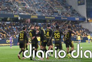 El Zaragoza encuentra la fe contra un Cádiz en caída libre