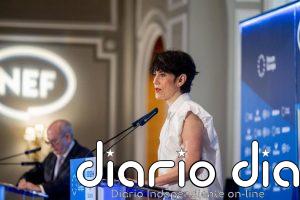 Elma Saiz dice que España responderá con "coherencia" y "brazos abiertos" ante una crisis de desplazados por Irán