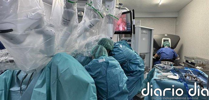 Empresas.- El Hospital Universitario La Luz logra extirpar lesiones endometriósicas mediante el robot Da Vinci Xi