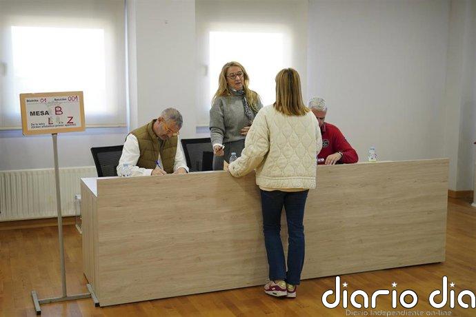 En Ávila, con el 80,58% escrutado, PP consigue tres escaños, PSOE dos, Vox uno y Por Ávila uno