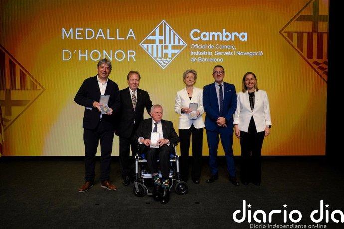 Enric Crous, Anna Mercadé y Joan Planes reciben las medallas de Honor de la Cámara de Barcelona