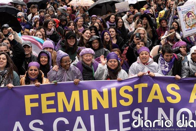 España lidera el feminismo mundial con un 51%, pero el 49% cree que la igualdad discrimina a los hombres, según Ipsos