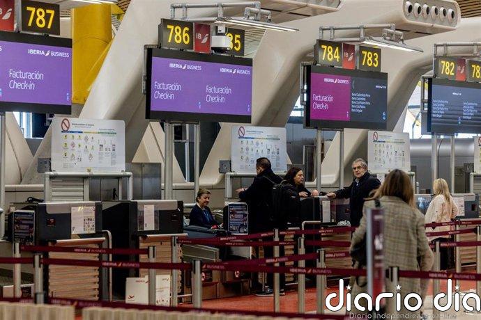 España recibió casi 14 millones de pasajeros aéreos internacionales al inicio de 2026, un 5,2% más