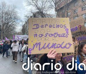Estudiantes se manifiestan en València contra el machismo y la guerra: "El odio a la mujer ha crecido muchísimo"