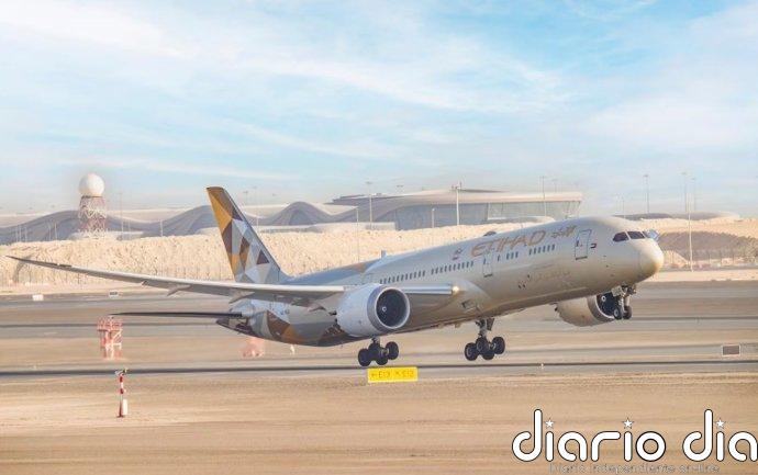 Etihad Airways recupera este viernes un número reducido de vuelos desde Abu Dhabi