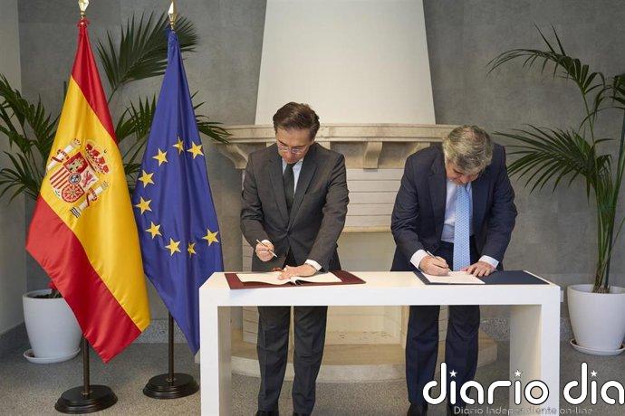 Exteriores y La Caixa impulsan un programa para llenar de arte contemporáneo las embajadas españolas en Europa