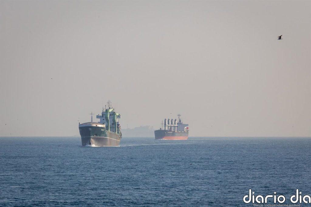 Extinto el incendio declarado en el petrolero kuwaití atacado en aguas de Dubái