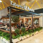 Familia La Ancha desembarca en el aeropuerto de Madrid con Taberna La Ancha de la mano de Areas