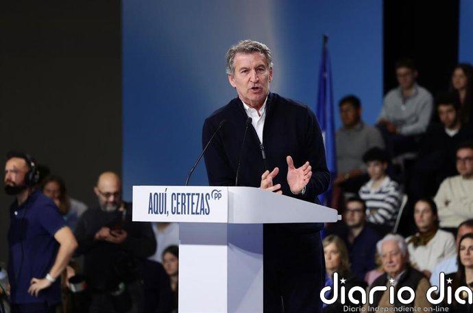 Feijóo cierra campaña pidiendo un Gobierno "libre" para Mañueco porque Vox quiere "bloquear" y "merece un castigo"
