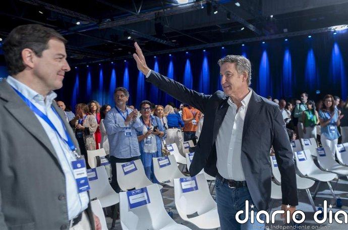 Feijóo felicita a Mañueco por su victoria y reúne este lunes a la plana mayor del PP para analizar resultados