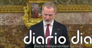 Felipe VI hace un llamamiento “por la contención en el uso de la fuerza”