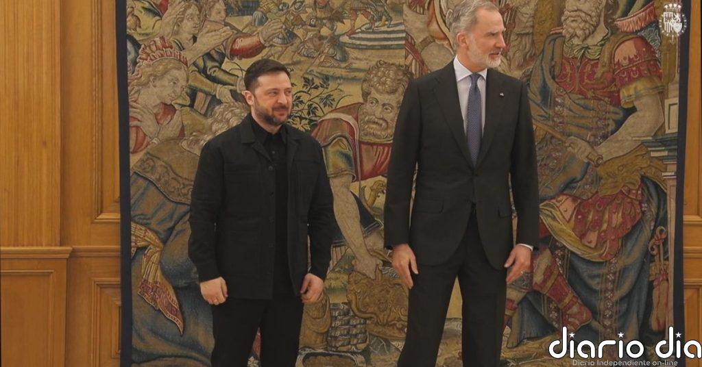 Felipe VI mantiene un encuentro con Zelenski en la Zarzuela