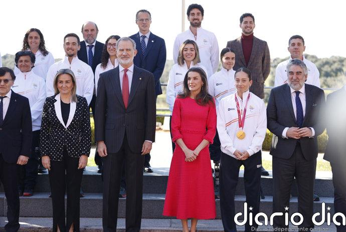 Felipe VI y Letizia reciben en Zarzuela al equipo paralímpico español tras su éxito en Milano Cortina 2026