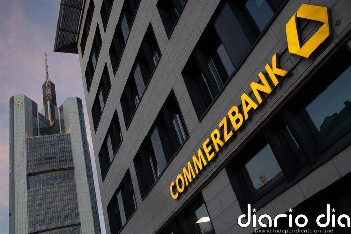 Fitch considera que una compra total de UniCredit sobre Commerzbank beneficiaría a la entidad italiana