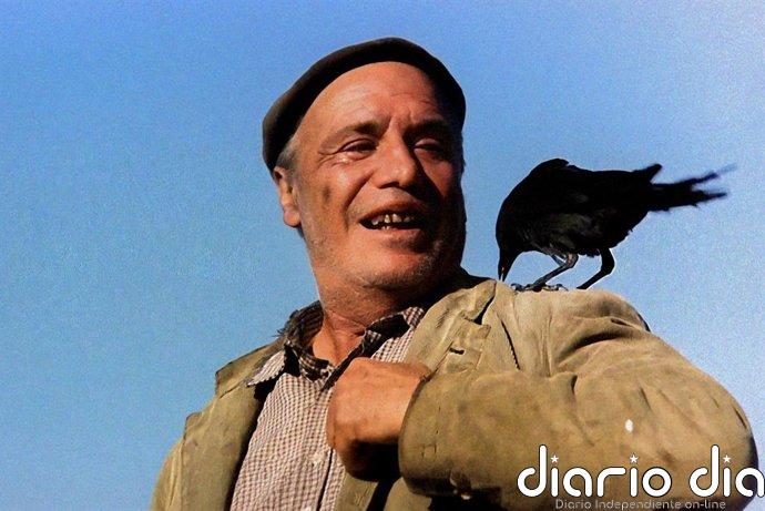 FlixOlé celebra el centenario de Paco Rabal con un especial de casi 50 películas