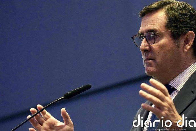 Garamendi avisa: los aranceles pueden ser "cosa de niños" comparado con el impacto de la guerra en Irán