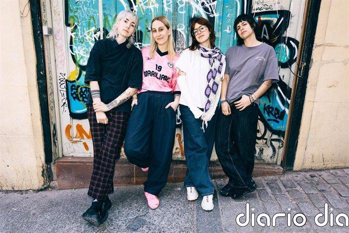 Ginebras: "No estamos haciendo de manera intencionada una canción política, pero obviamente hay política detrás"